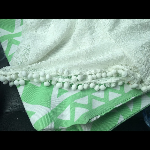 Boutique never worn Pom Pom shorts - Picture 2 of 3