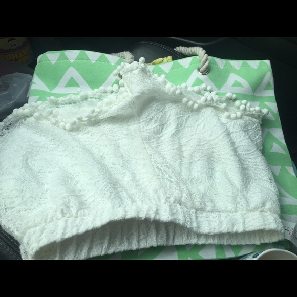Boutique never worn Pom Pom shorts - Picture 3 of 3