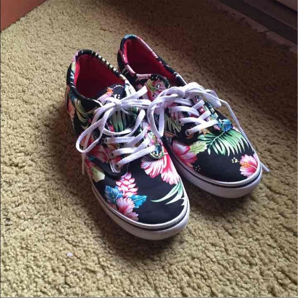 Hawaiian floral vans!
