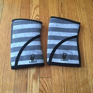 Brand new unbroken designs knee sleeves crossfit