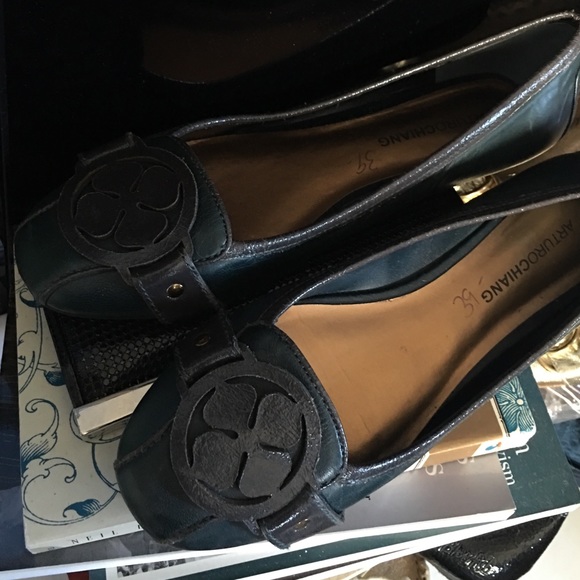 Leather flats.  Excellent condition.