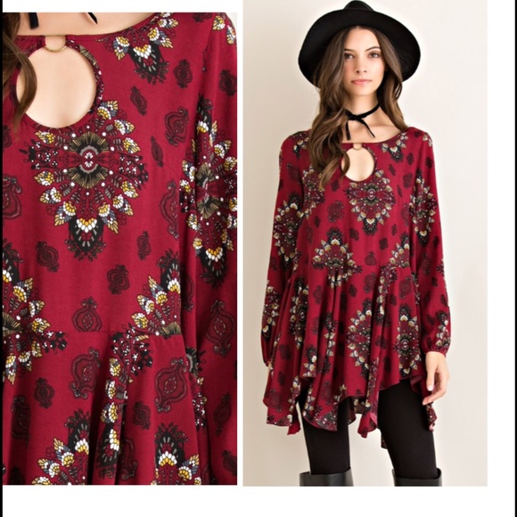 LAST One: Medium 🍁Burgundy Geometric Print Tunic - Picture 2 of 4
