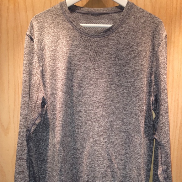 Grey metal vent tech Lululemon long sleeve XL