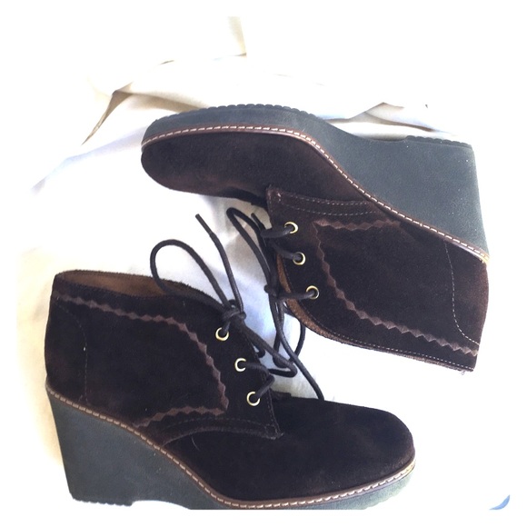 SALE 🍁🍁Brown Suede Ankle Wedge Booties