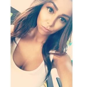 Meet your Posher, Daniela