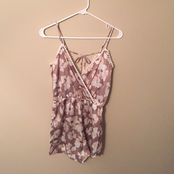 Nudey Olive Romper ✌🏼️🌿 - Picture 2 of 4