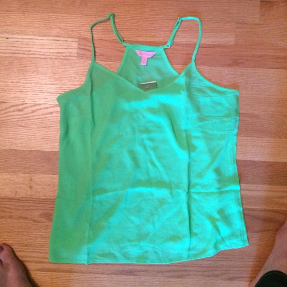 BNWT. Lilly p dusk top
