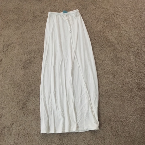 White maxi skirt