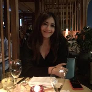 Meet your Posher, Manal