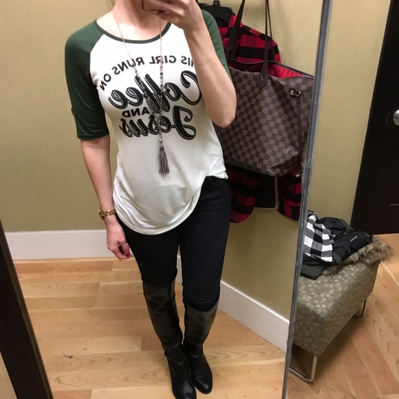 LAST Medium 💥Jesus & Coffee Tee - Picture 2 of 4