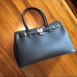 JustFab 15 x 11in stylish black handbag!