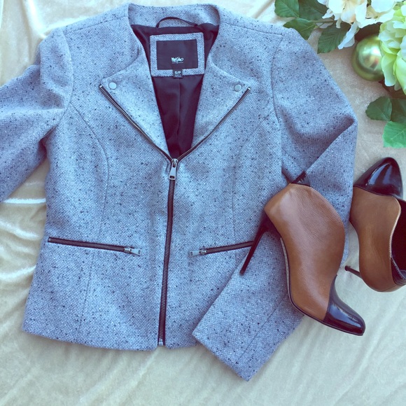 Jackets & Blazers - Wool grey long sleeve blazer/ jacket. Small
