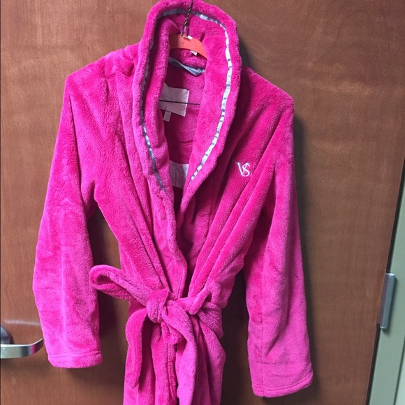 VS robe with customized name 'Amanda' on back. - Picture 1 of 4