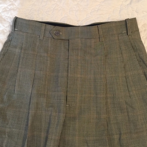Roundtree & Yorke Men's Dress Pants