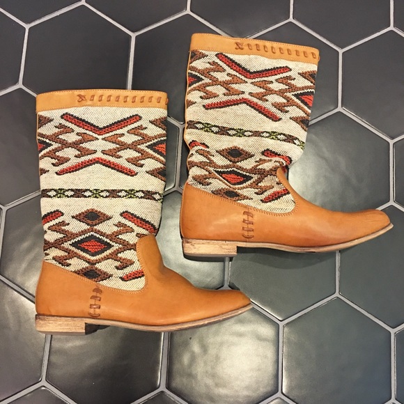 Wanted Nava southwest woven boots, Size: 9