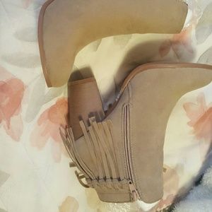 Beige boots