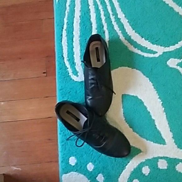 Forever 21 black lace up Oxfords