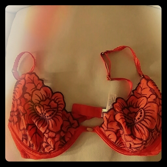 Sheer bra with floral design