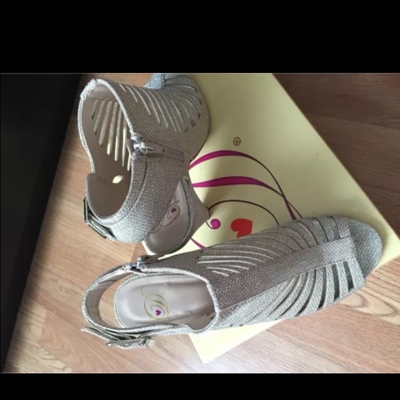 Delicious glitter heels