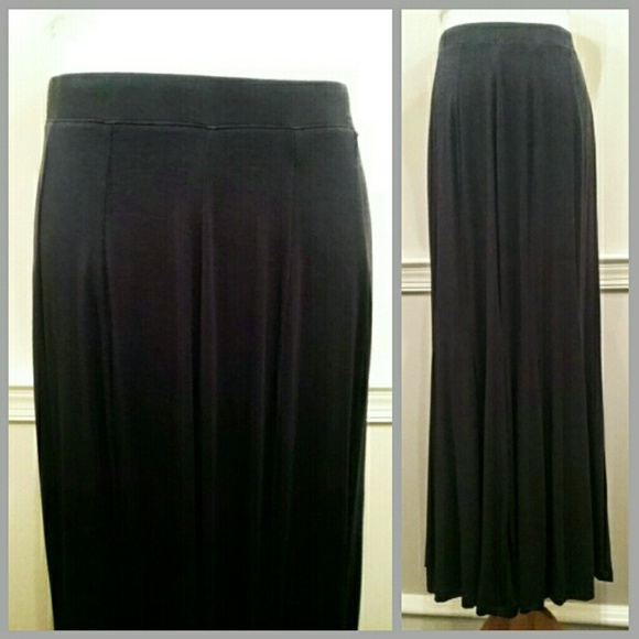 Motto Dresses & Skirts - Motto Dark Blue Maxi Skirt Never Worn