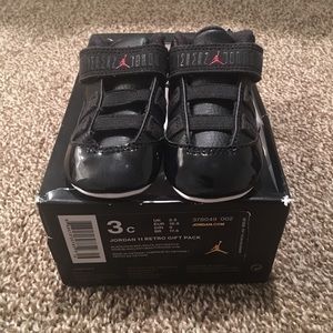 Infant Jordan's 11 retro size 3