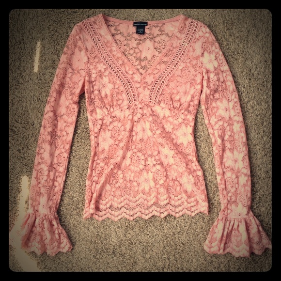 VS Ruffle Cuff Lace Top