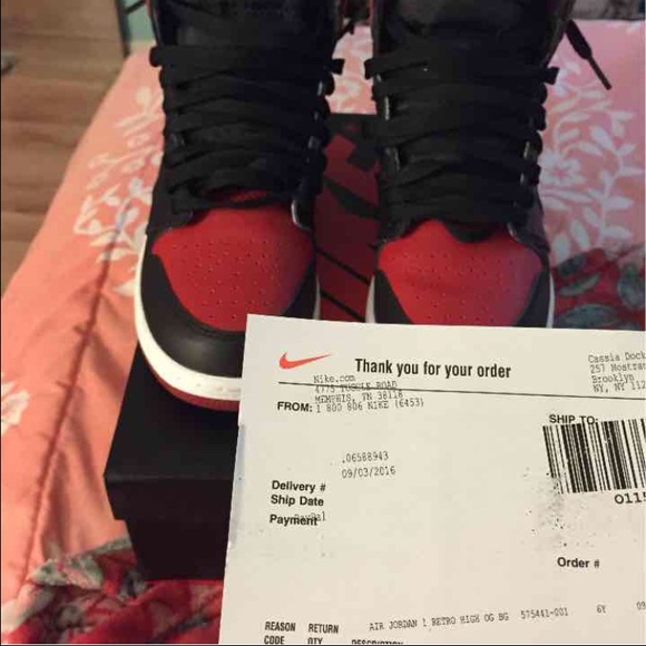 Air Jordan Banned 1s - Picture 3 of 3