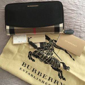 New. Burberry wallet