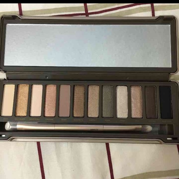 Authentic 1,2&3 naked palettes - Picture 3 of 4