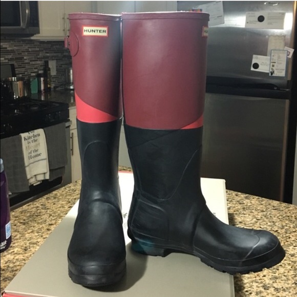 Hunter brand rain boots - Picture 3 of 4