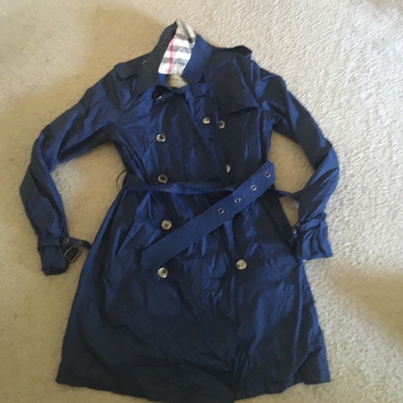 SOLD!! Burberry London trench coat - Picture 2 of 4