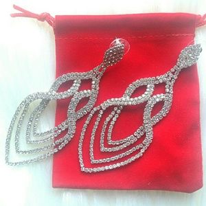Elegant Austrian crystal earrings + FREE hair clip