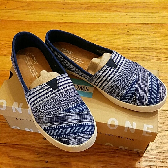 Tom's Avalon Sneaker Tribal Ink size 8.5