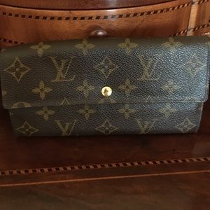 Louis Vuitton traditional wallet