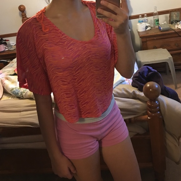 Nice blouse - Picture 3 of 3