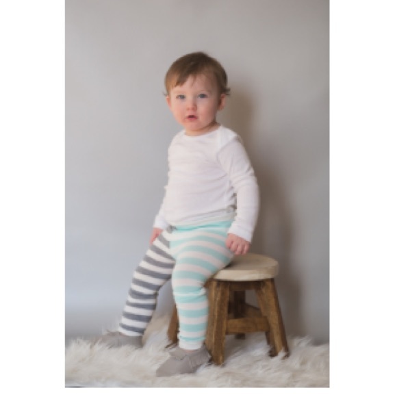 Cozy Knit Blue Elephant Leggings - Picture 2 of 4