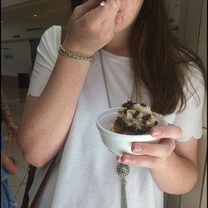 Meet your Posher, Olivia