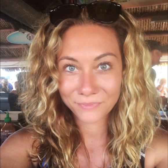 Meet your Posher, Stephanie - Picture 1 of 1