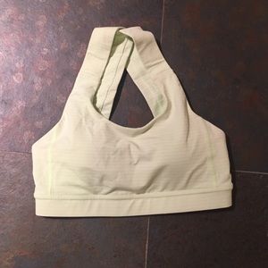 Lululemon sports bra size 4