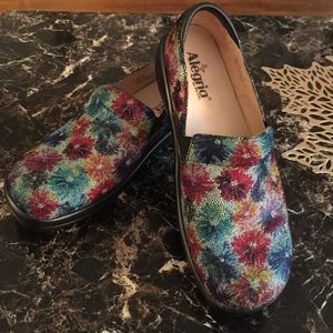 Alegria shoe size 42 which is a 11