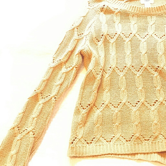 Light yellow sweater - Picture 1 of 4