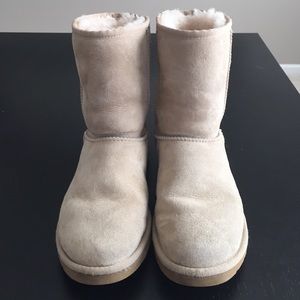Sand UGG boots (Authentic)