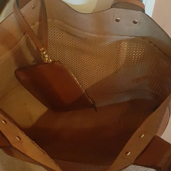 Vince Camuto Tote Bag - Picture 2 of 3