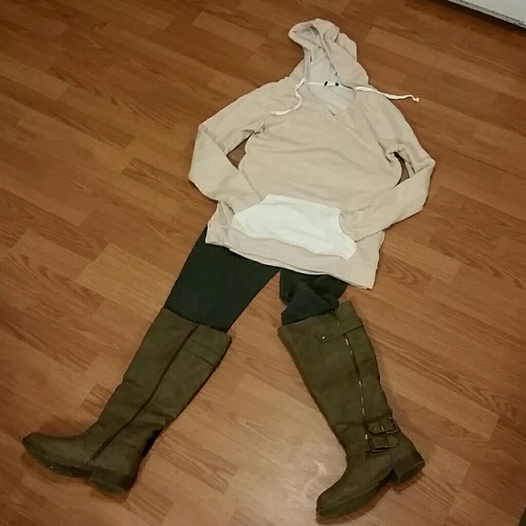 Light weight tunic length sweatshirt