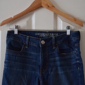 AE NWOT Medium Blue Skinny Capri