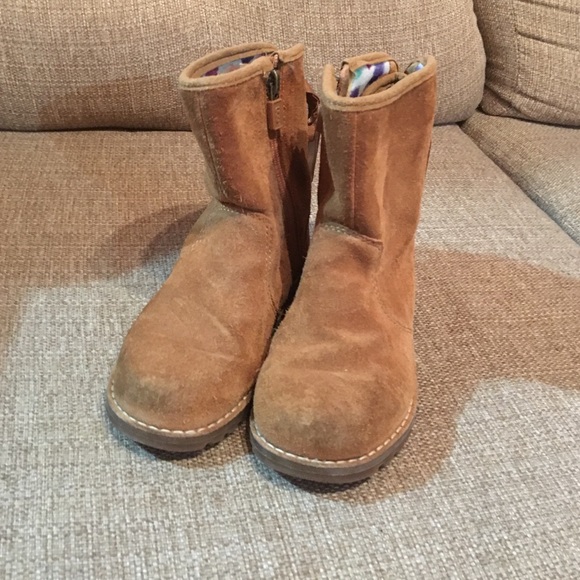 Ugg girl boots