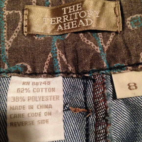 The Territory Ahead size 8. Back flap pockets - Picture 5 of 5