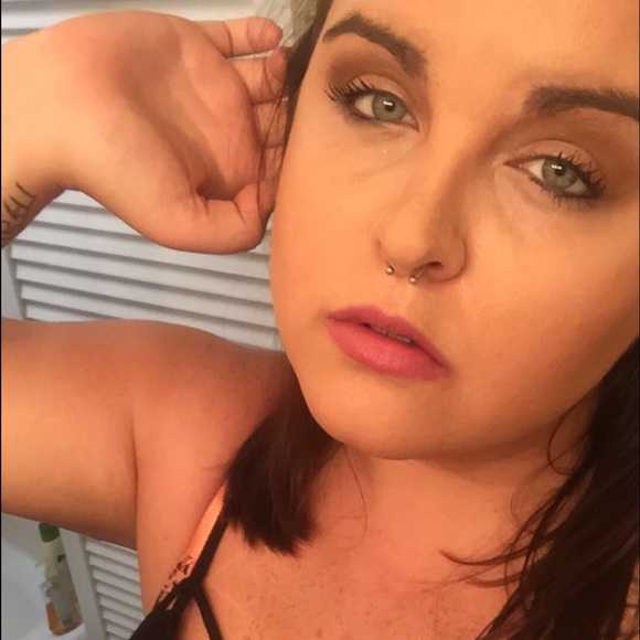 Meet your Posher, Kaylee - Picture 1 of 1