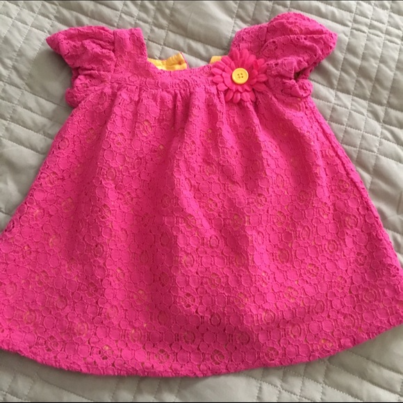 Adorable little girls dress🌺