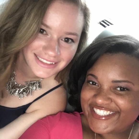 Meet your Posher, Kate - Picture 1 of 1